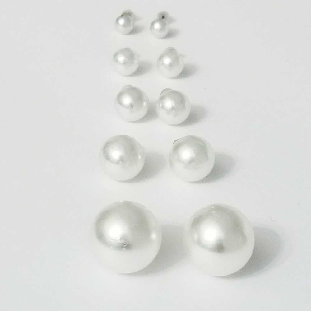 Pearl earrings